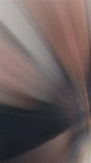 Phía sau lưng người đàn ông thành công