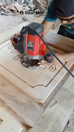 Pint leaf carving #reelsfyp #Carving #farmhousestyle @ [2602612533422757:49210:@sorotan] | Dilan Woodcraft