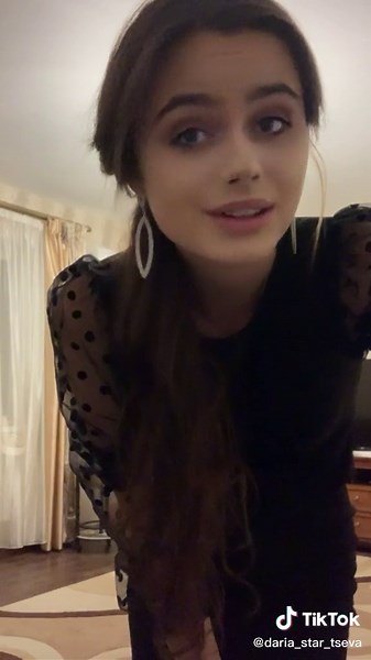 Beautiful Ukrainian Girl Singing Live - Heartfelt Song Covers