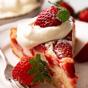 994K views · 1.1K reactions | One strawberry loaded, moist cake! https://www.recipetineats.com/easy-strawberry-cake P.S. No creaming butter or stand mixer required!!! | RecipeTin | Facebook