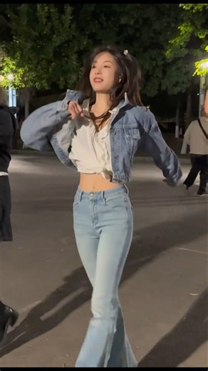 #bestshuffle #dance #cute #kpop #korean #shuffle #cuttingshapes #douyin #dancer #chinesedancer