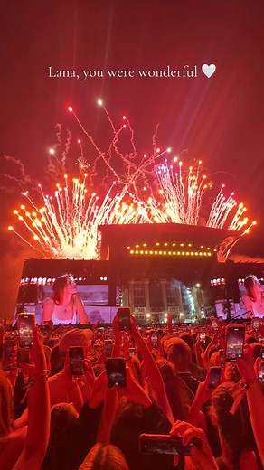 Lana Del Rey Reading Festival Performance Review