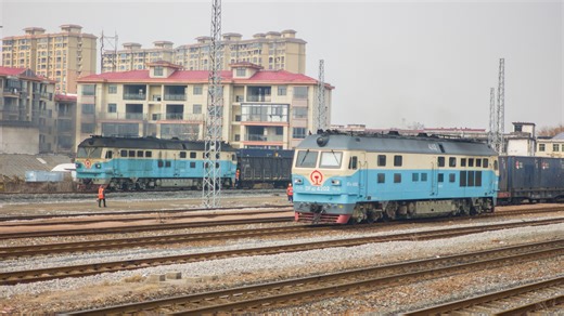 【崭新南昌色】东风4D机车怠速一分钟