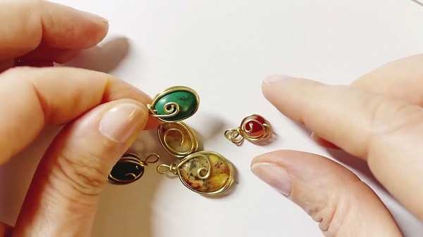 Easy wire wrapping stones for beautiful handmade jewelry