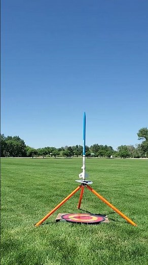 Estes Vintage Model Rocket Blue Bird Zero on a B6-4 #acmodelrockets