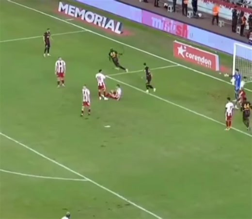 3.5K views · 33 reactions | Victor osimhen bicycle Kick goal today for Galatasaray  | News In Naija | Facebook