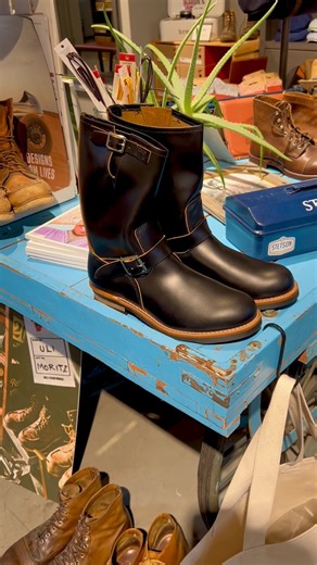 redwingvienna on Instagram: "I have new boots, the Engineer 2966 in Black Klondike leather. Honestly, the best boots in my collection. Go get your own, you will not regret it. www.redwingvienna.com #redwingvienna #redwingheritage #redwingshoes #redwing #redwingboots #redwingstyle #redwingaddicted #redwingworkboots #redwingusa #madeinusa #redwingheritageboots #myredwing #myredwings #menboots #engineerboots #trianglevienna #redwing2966"