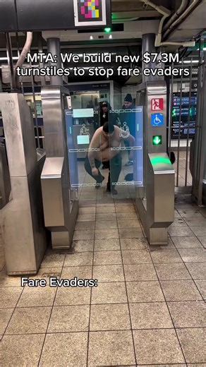 NAH WTF YO 🤦‍♂️ #giddyleftytv #trending #explore #viral #fyp | man on subway in new york