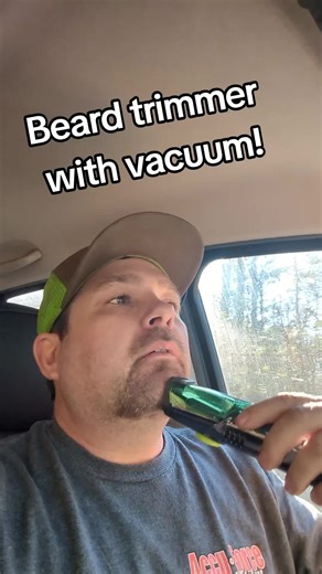 Beard trimmer with vacuum! #beard #hairtrimmer #beardtrimmer