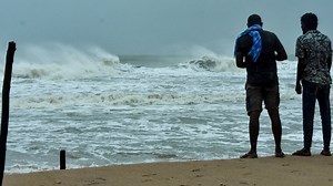 Cyclone Fengal Live: Schools, colleges shut in Karnataka, heavy rain alert in Kerala