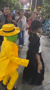 La mascarita bailando en el parque de la marimba #viralvideochallenge #Christmas #chiapasmexico #viralpost2025 | Colocho Peaton