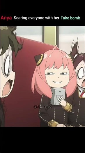 Anya scaring everyone with her fake bomb 😅☠💀#anya #spyxfamily