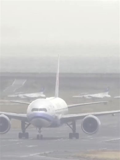 【見逃しLIVE】ブルーインパルス 展示飛行 離陸・スモーク噴射・駐機の様子は？万博きょう開幕！一旦離陸も中止に 関空を離陸～会場周辺の様子は？part1103