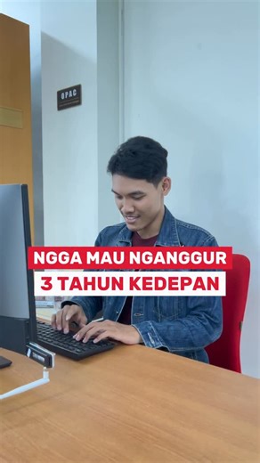Farijil Humam | Trikmahasiswa🎓| Education Influencer on Instagram: "Kalau lo nggak mau nganggur 3 tahun ke depan, 4 skill ini wajib lo punya sebelum lulus. 1. Problem Solving : Bos cari solusi, bukan hafalan. 2. Tech Skill : Semua kerjaan sekarang nyentuh teknologi. 3. Portofolio : Bukti nyata selalu menang dari nilai. 4. Komunikasi : Interview gugur bukan karena bodoh, tapi karena nggak bisa nyampein ide. Kalau lo masih mulai dari nol, ada program yang aman banget buat pemula: Tempa led by Dic
