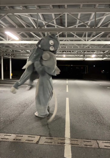 Tim Cheese (@bigbackedrats)’s video of the rat burping