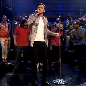Watch Justin Timberlake sing "Let the Groove Get In", spoof Michael McDonald on Fallon