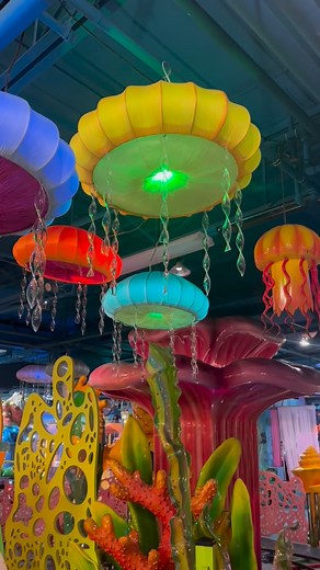 Viens vivre l’aventure Pi-O…✨ Un monde thématique, coloré, sous l’océan! 🐡🐬🪸🪼🐙 ——— #pioexperience | Pi-O centre d'amusement