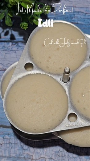 How To Make The Perfect Idli !! 🤔🤔 Ingredients: 2 Cups Idli Rice 1 Cup Urad Dal 1/2 Cup Poha 1tsp Fenugreek Seeds 1tbsp Chana Dal 1tbsp Salt Method: 1. Wash the rice & urad dal 3 - 4 times. 2. Soak rice for 5 - 6 hrs 3. Add Fenugreek Seeds & Chana Dal to the urad dal along with some water and soak it for 5 - 6 hrs 4. Soak poha only for 30 mins. 5. Grind all the above to a fine paste. 6. Beat it for 10 mins. 7. Cover & let it ferment for 10 - 12 hrs. 8. Add salt and mix well 9. Grease idli moul