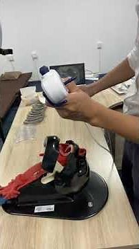 Operation demo of disposable video bronchoscope