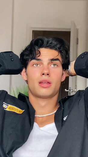 Confessing Feelings to Best Friend in TikTok Duet