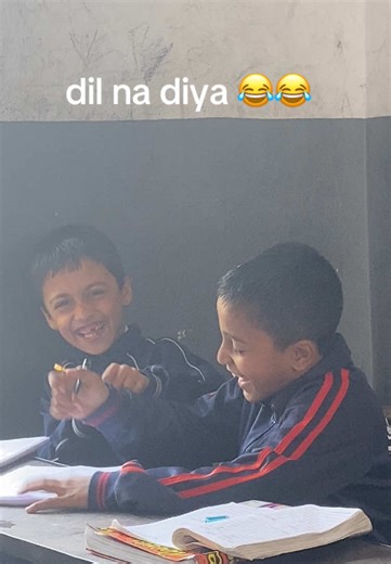 god this kids i told them to complete their assignements but see here they r into reels dil na diya 😭😂