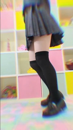 スカートがひらり♡スローモーションで撮ってみた【パンチラ】
