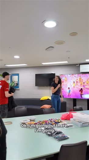 This morning Bella was at the WIN Entertainment Centre giving us a sneak peek of Southern Stars 2025! From backstage prep to hyping the crowd with K-pop Demon Hunters, she brought the energy ahead of the big show!!! ✨ Don’t miss it — get to Southern Stars tonight or tomorrow! Tickets at ticketmaster.com.au #SouthernStars2025 | i98 FM