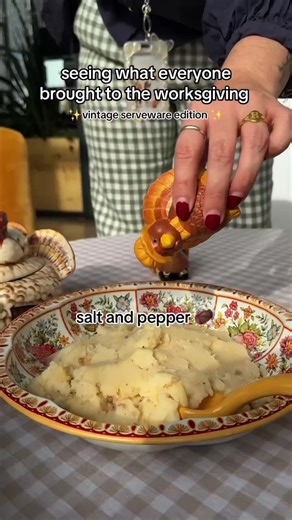 86K views · 86 reactions | When the Worksgiving food is good, but the vintage serveware is the real star of the show ️旅 Featuring items from Etsy shops: vintagescaredycat MemosAntiques TableEscapeCo AuntiesTradingPost LilysKeepsakes PriorTime | Etsy | Facebook
