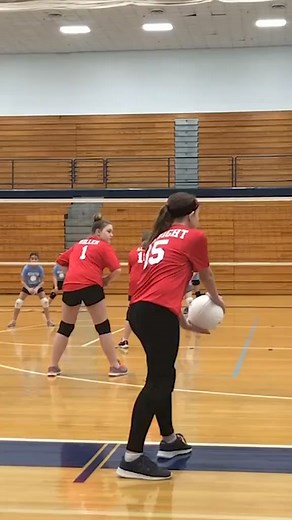 When your teammate has your back 🏐😅 #afv #volleyball #sport #funny #funnyreels #viral | Volleyball TV