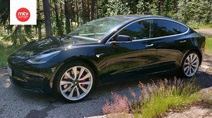 Teslan mukaan Model 3:ssa ei ole vikaa, Joni vei 84 000 euron autonsa puolueettomaan tarkastukseen: ”Vastaavaa en ole urani aikana nähnyt”
