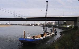 PLM65HD船载起重机工作