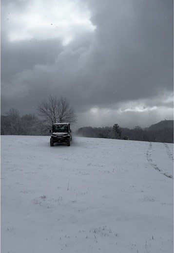 Escape to winter wonderland at our WV ATV Resort❄️ Book your winter getaway now❄️(304)-888-7603 #cabinrental #westvirginia #atv #sidebyside #westvirginiamountaineers #cabinrentals #wvatvresort #atvlifestyle #utv #cabin #wvatvresortrentals #aframe #canam