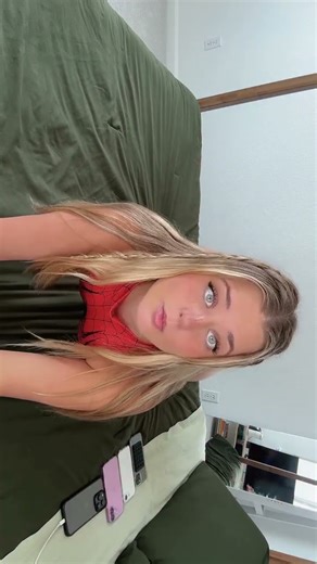 End… Left vs Right Dance Twist! 🤯 #fyp #waitforit ✨ #instagirls #viralgirl #blondegirl