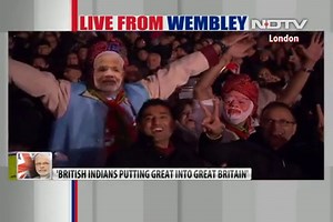 'Namaste, Wembley' - David Cameron Introduces PM Modi to Crowd of 60,000