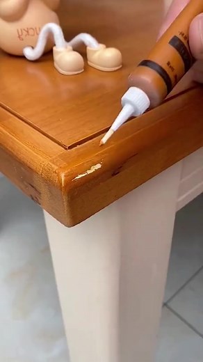 2.4M views · 8.4K reactions | Are you still worried about the furniture bumping off the paint? You can use this furniture paint repair paste to repair #amazon #amazonfinds #amazonmusicjinglebelltok #amazonmusthaves #amazonprime #amazonfavorites #amazonfashion #amazonas #amazonprimevideo #amazonhaul #amazonfinds2022 #amazongadgets #amazongadget #tiktok #tiktokfinds #typ #typing #wipo #founditonamazon #foundation #foryou #fypシ #fourpeopeo #fourpeople | HomeGadgets | Facebook