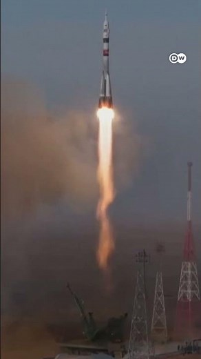 रूसी रॉकेट उड़ गया, लॉन्चपैड जल गया [launchpad damage in Kazakhstan, Russian Soyuz docks safely]