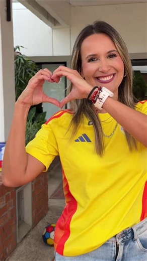 La CVC también es #Mundial y se la juega por la vida 🌎 Porque detrás de cada acción, cada proyecto y cada territorio protegido, hay un equipo que juega con pasión, compromiso y corazón por el Valle del Cauca. 💚 Aquí también tenemos leyendas que dejan huella dentro y fuera de la cancha ambiental🌿🏆 #CVC #MásCercaDeLaGente