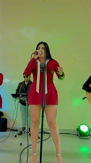 El sur de Quito, bailó Chapita de ronda 🍻 🫣 | Yoder Chamba