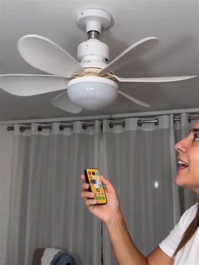 Bombilla LED de 30W con brillo regulable, ventilador silencioso para disipación de calor, ajuste de brillo y temperatura por control remoto, iluminación energéticamente eficiente para hogar y comercio#tiktok #tiktokshop #foryou #mx #Vira #publicidad #ventaquincenal #mexico #karentorres #fyp #popular #Amor #publicidadverificada #baile #fyppppppppppppppppppppppp #HOTSALE2026