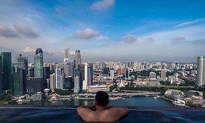 JetBlue Plans to Merge Spirit, Airbnb Fights Host Cancellations, World's Best Infinity Pools