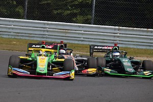 【動画】あの時何が？　オンボードカメラが捉えた小林可夢偉・坪井翔の接触｜スーパーフォーミュラ第4戦