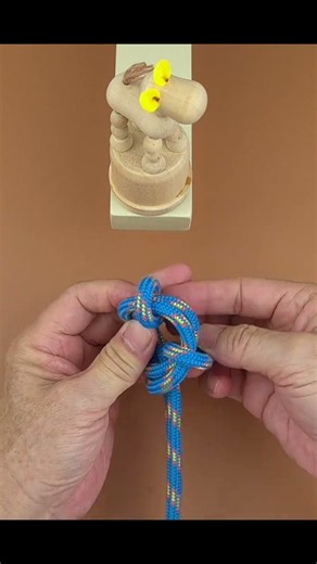 Bowline on a Bight: Critical Emergency Rescue & Survival Rigging Guide