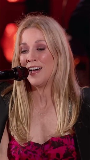 Willie Nelson & Sheryl Crow with "Far Away Places"