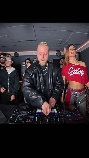 Energetic DJ Set with Kuduro and Afrobeats Mix