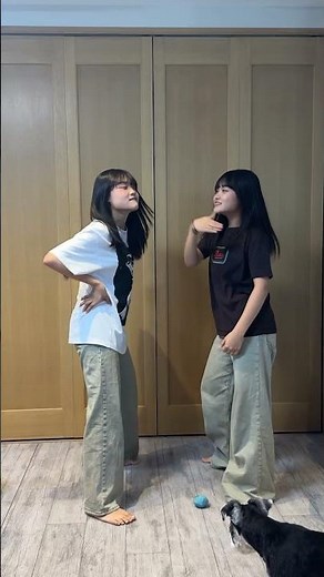 【即興ダンス】双子でTikTokで流行ってる曲踊ってみた！#Shorts