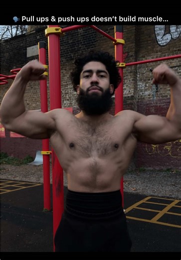 Bismillah!! Here’s a quick superset u can do to build that strength, endurance and muscle mass🔥 Just different variations of pull ups and push ups!! Nothing fancy here. Simple and efficient. 8 close grip pull ups, 10 Diamond push ups 8 normal pull ups, 10 normal push ups 8 wide grip pull ups, 10 wide grip push ups Back to back superset (5 rounds) Rest 3-4 mins in between each round Adjust the reps and rest time to ur level!! U can do a lot with only calisthenics training💯DM ME to buy my traini