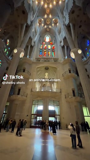 Exploring the Awe-Inspiring Sagrada Família in Barcelona