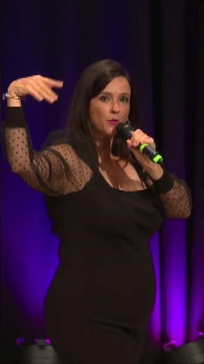 Tova Leigh live at the Stoller Hall