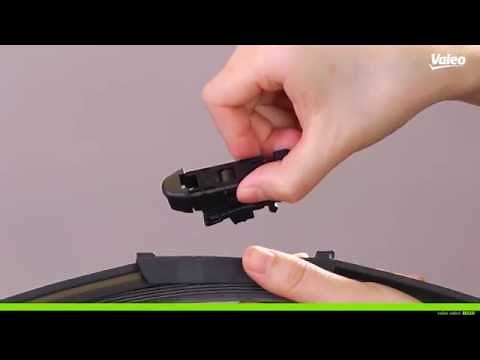 Install your Valeo First wiper blade with Top Lock Push adaptor