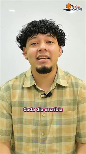 E4CC | Inglés Online para el Trabajo on Instagram: "Mi nombre es Simón. Antes de venir a E4CC, mi experiencia con el inglés no era buena. En el colegio técnico lo veía difícil, aburrido y sentía que no avanzaba. Todo cambió cuando conocí E4CC. Me gustó la forma en que enseñan, la práctica constante y ver historias reales de personas que ya habían conseguido trabajo gracias al inglés. Eso me motivó a inscribirme. Estudié durante diez meses y mi experiencia fue excelente. Las clases siempre fueron